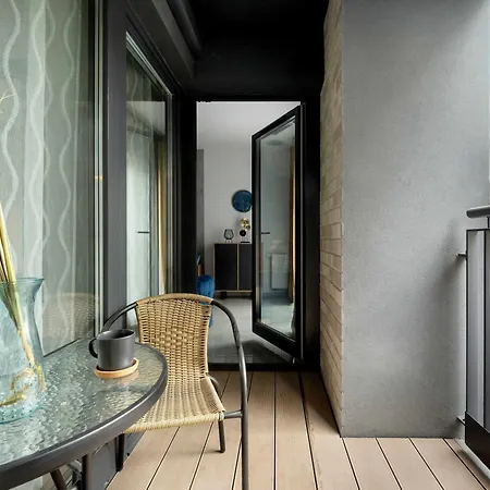 Lux Traugutta With Air Conditioning And Parking By Renters Apartment Breslau