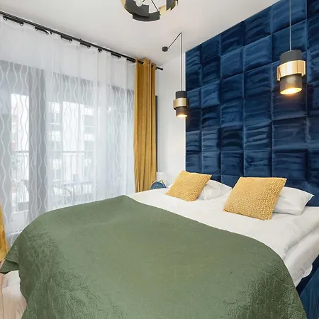 Lux Traugutta With Air Conditioning And Parking By Renters Apartment Breslau