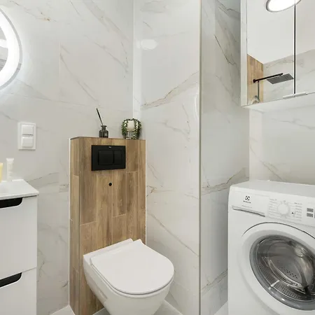 Lux Traugutta With Air Conditioning And Parking By Renters Βρότσλαβ